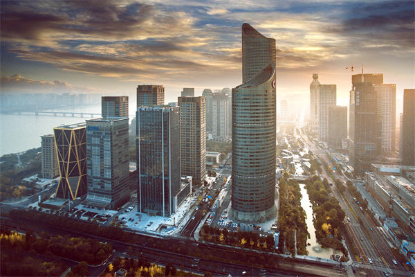 市場突變計劃失效，年度計劃如何靈活應(yīng)對突發(fā)情況？