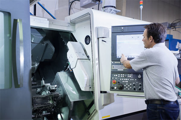 精益管理在提升產(chǎn)品質(zhì)量方面有哪些具體策略和方法？