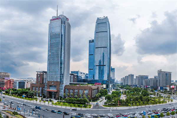 集團(tuán)子公司各自為戰(zhàn)內(nèi)耗嚴(yán)重，東莞集團(tuán)管控咨詢公司能協(xié)助解決嗎？